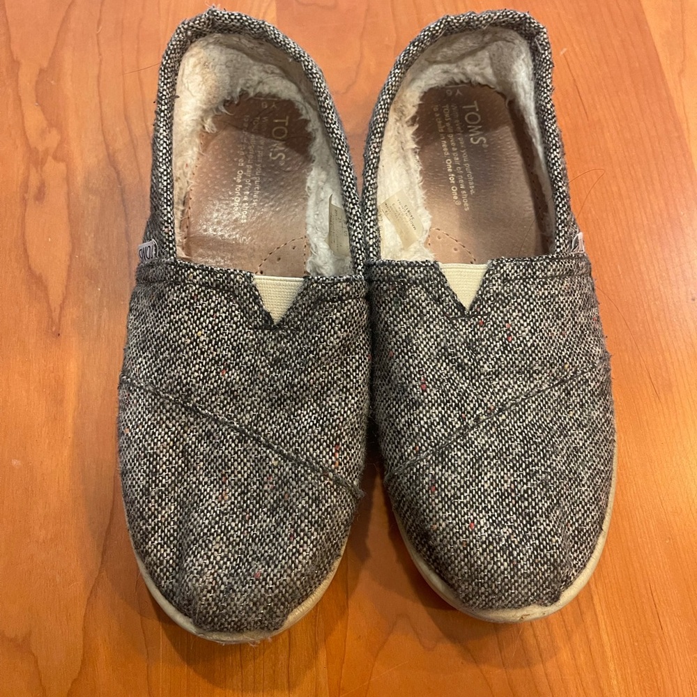 TOMS Girls Gray Tweed Slip-Ons Size Y6